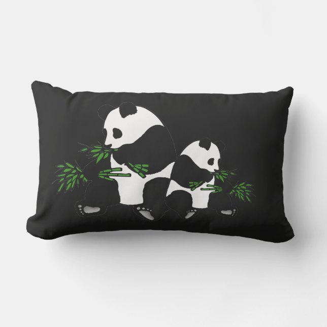 Giant Panda Eats Bamboo Black Buitenkussen (Voorkant)