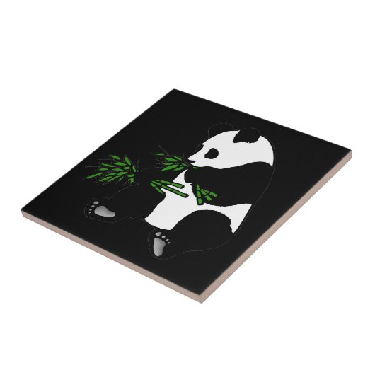 Giant Panda Eats Bamboo Black Tegeltje (Zijkant)