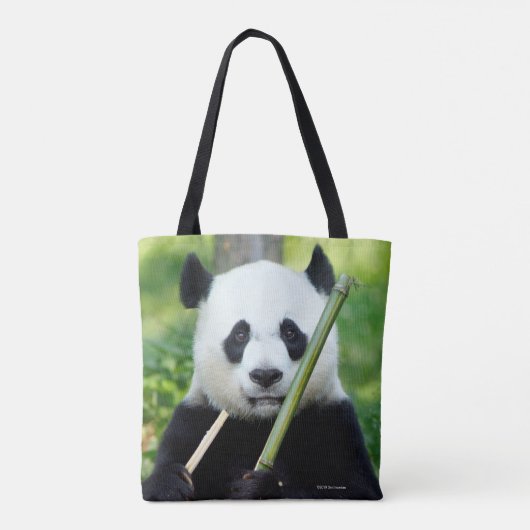 Giant Panda Holding Bamboo Tote Bag (Achterkant)