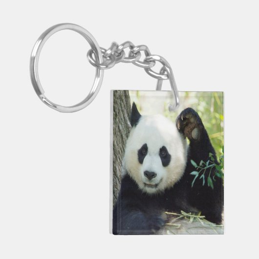 Giant Panda rusteert tegen bomen Sleutelhanger (Voorkant Links)
