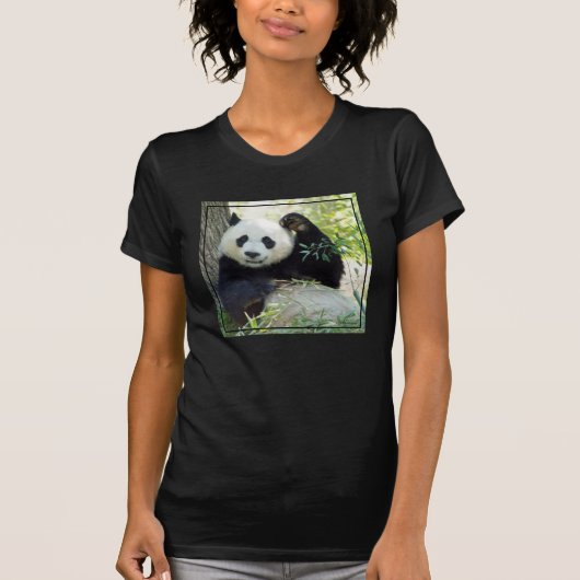 Giant Panda rusteert tegen bomen T-shirt (Voorkant)