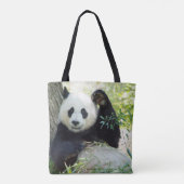 Giant Panda rusteert tegen bomen Tote Bag (Achterkant)
