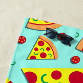 Giant Pepperoni Pizza Pie Slices Strandlaken (In situ)