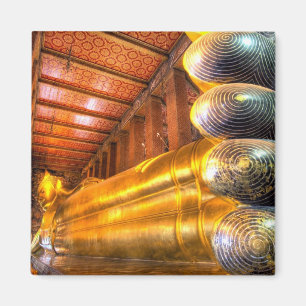 Giant reclining Buddha in tempel, Wat Pho, Magneet