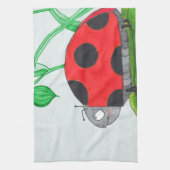 Giant red ladybug op een blad theedoek (Verticaal)
