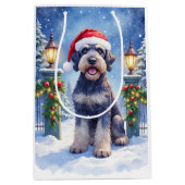 Giant Schnauzer Snowy Iron Fence Santa Christmas Medium Cadeauzakje (Voorkant)