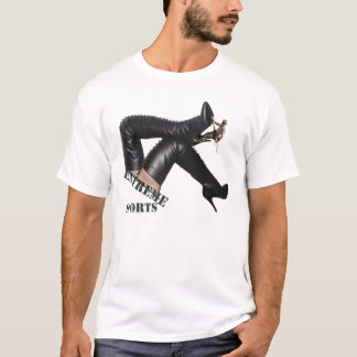 Giant Thigh HIgh Boots die beklimd worden T-shirt