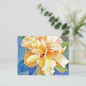 Giant Yellow Gardenia op blauwe achtergrond Briefkaart (Staand voorkant)