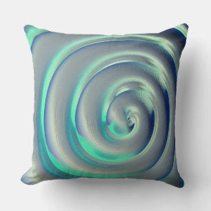 Giant zilver en aquamarine spiraal boven blauw kussen