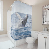 Giante walvis springt uit zee douchegordijn (In situ)