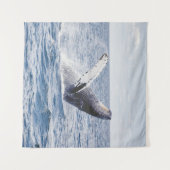 Giante walvis springt uit zee wandkleed (Voorkant (horizontaal))