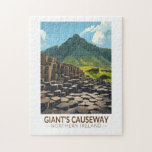 Giant's Causeway Noord-Ierland Illustratie Legpuzzel<br><div class="desc">Giant's Causeway in een vectorkunststijl. De Giant's Causeway bestaat uit meer dan 40.000 in elkaar grijpende basaltkolommen die werden gevormd door lava die afkoelde en samentrok, waardoor regelmatige stresspatronen en scheuren werden gecreëerd.</div>