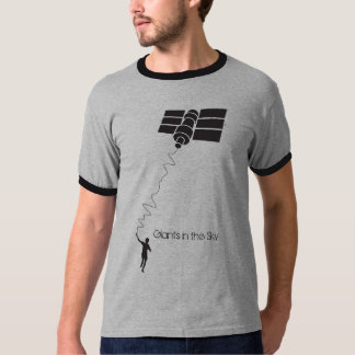 Giants in Sky boy vliegende satelliet T-shirt