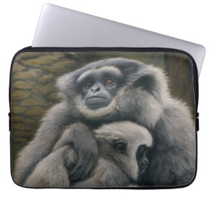 Gibbon Shelter - Emotioneel wildlife portret Laptop Sleeve