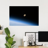 Gibbous Maan van omloopbaan Print (Thuiskantoor)