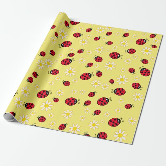 gierig ladybug- en daisy-bloempatroon geel cadeaupapier (Uitgerold)