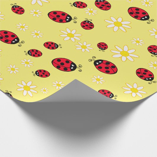 gierig ladybug- en daisy-bloempatroon geel cadeaupapier (Hoek)