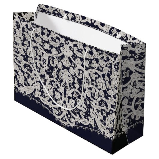Gift Bag ANTIEK LACE PATTERN Groot Cadeauzakje (Achterkant Gekanteld)