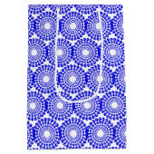 Gift Bag - Blauwe kralen in concentrische cirkels Medium Cadeauzakje (Achterkant)