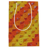 Gift Bag - Geel en Oranje diagonaal patroon Medium Cadeauzakje (Voorkant)