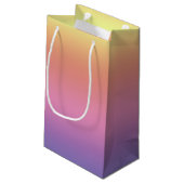 Gift Bag - Horizontale regenboogstrips Klein Cadeauzakje (Achterkant Gekanteld)