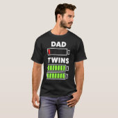 Gift for Dad with Twins T-shirt (Voorkant volledig)