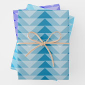 Gift Wrap Set - Overlappende driehoeken in Blues Inpakpapier Vel (In situ)