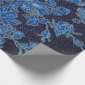 GIFT WRAPPING ZWARTE ANTIEK LACE PATROON MET BLAUW CADEAUPAPIER (Hoek)