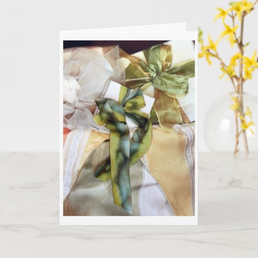 GIFTEN ZIJN GEWRAPPEN/TREE IS GEREMD MERRY CHRISTM KAART (Gele Bloem)