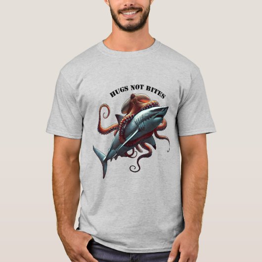 Gigantische octopus knuffelt een enorme grote witt t-shirt (Voorkant)