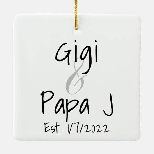 Gigi en Papa J First Grandchild Ornament (Achterkant)