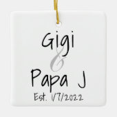 Gigi en Papa J First Grandchild Ornament (Voorkant)