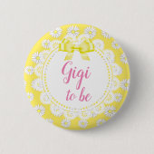Gigi om Pink Daisies Baby shower Button te zijn (Voorkant)