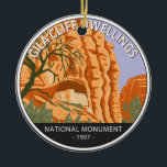 Gila Cliff Dwellings National Monument Circle Keramisch Ornament<br><div class="desc">Gila Cliff Dwelings vectorkunstwerk ontwerp. Het park is opgezet om de klipwoningen van Mogollon in de Gila Wilderness te beschermen op de hoofdwateren van de rivier de Gila in het zuidwesten van New Mexico.</div>