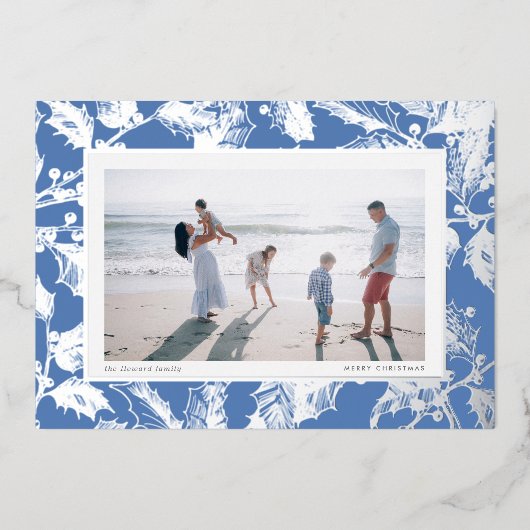 Gilded Holly Lijst Grandmillennial Family Folie Feestdagenkaart (Voorkant)