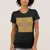 Gilded Zephyr: Elegantie in Gouden Geel & Chrome T-shirt (Voorkant)