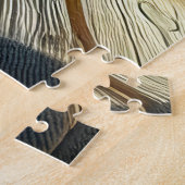 Ginger Cat Lounging op een tafel bij een raam Legpuzzel (Zijkant)