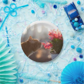 Ginger Cat Sniffing a Red Flower Papieren Bordje (Feest)