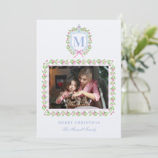 Ginger Jar & Christmas Berries Crest Monogram Kaart (Staand voorkant)