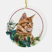 Ginger Maine Coon Cat Evergreen Berry Wreath Keramisch Ornament (Voorkant)