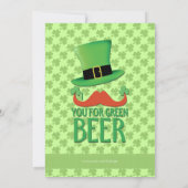 Ginger Mustache je groene bierklaver uitnodiging (Achterkant)