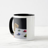Ginger tabby kat op tafel mok (Voorkant links)