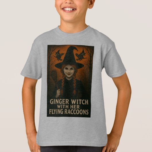 Ginger Witch met haar vliegende wasberen T-shirt (Voorkant)