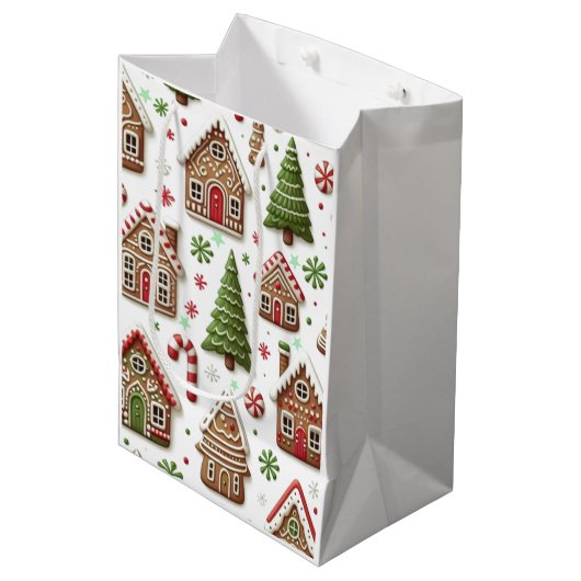 Gingerbread House en groene bomen Medium Cadeauzakje (Voorkant Gekanteld)