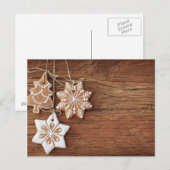 Gingerbread koekjes hangen boven hout feestdagenkaart (Voorkant / Achterkant)