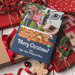 Gingerbread RV Klasse C camper foto Feestdagenkaart<br><div class="desc">Laat je favoriete foto's van je kampeeruitje zien met deze leuke kerstkaart. Er is een plek om een foto toe te voegen aan de voorkant en twee meer aan de achterkant, waardoor het perfect is om foto's te delen van je familie of mooie landschappen die je tijdens je reizen hebt...</div>