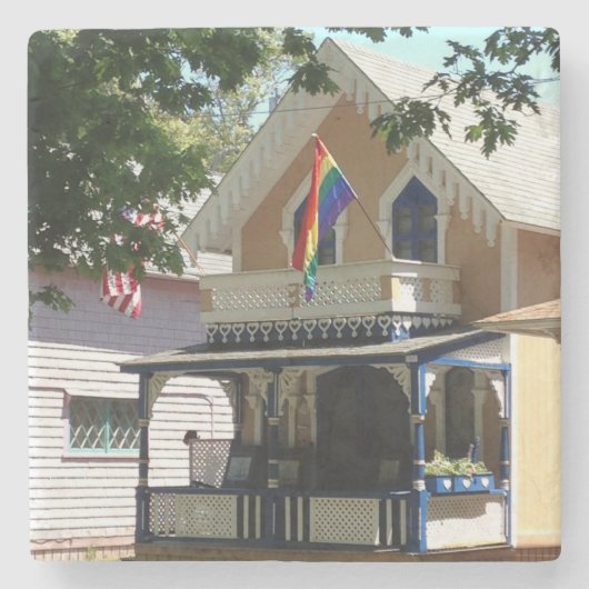 Gingerbrood Cottage en Pride - Martha's wijntuin Stenen Onderzetter (Voorkant)