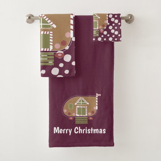 Gingerbrood House Camper Wine Bath Towel Set Bad Handdoek (Insitu)