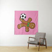 Gingerbrood Man die voetbal speelt Wandkleed (In Situ (horizontaal))