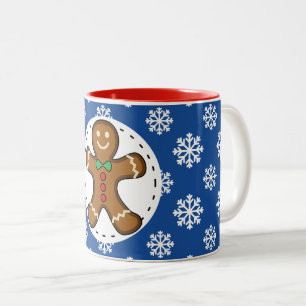 Gingerbrood Man op Blue White Snowflakes Pattern Tweekleurige Koffiemok